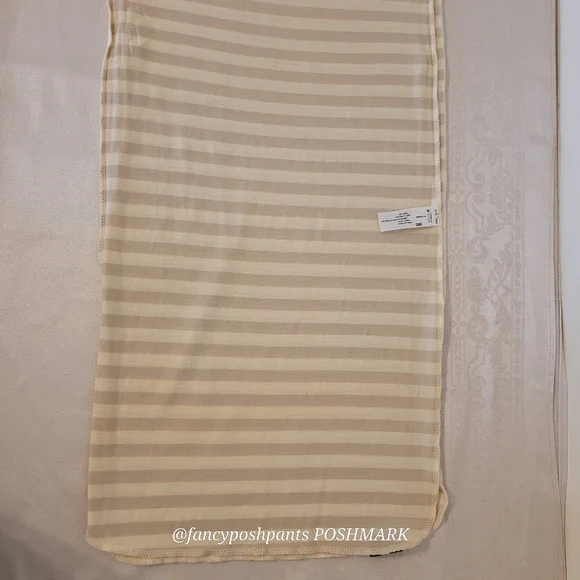 PATAGONIA summer high quality serged edge scarf wrap - Picture 10 of 17